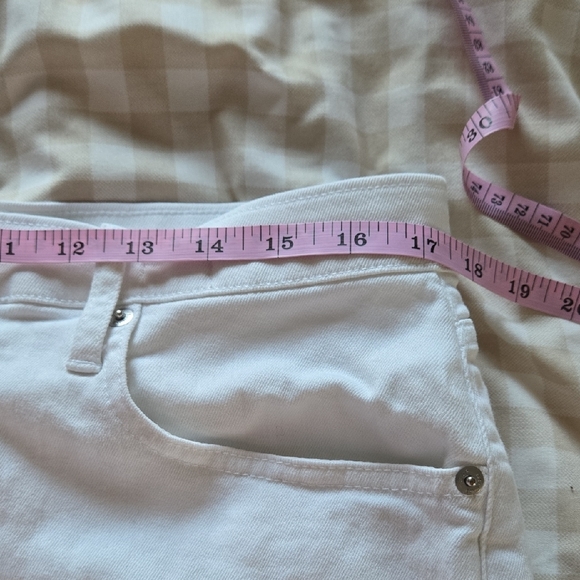 GAP White Frayed Hem Denim  Shorts-32 - Picture 5 of 9